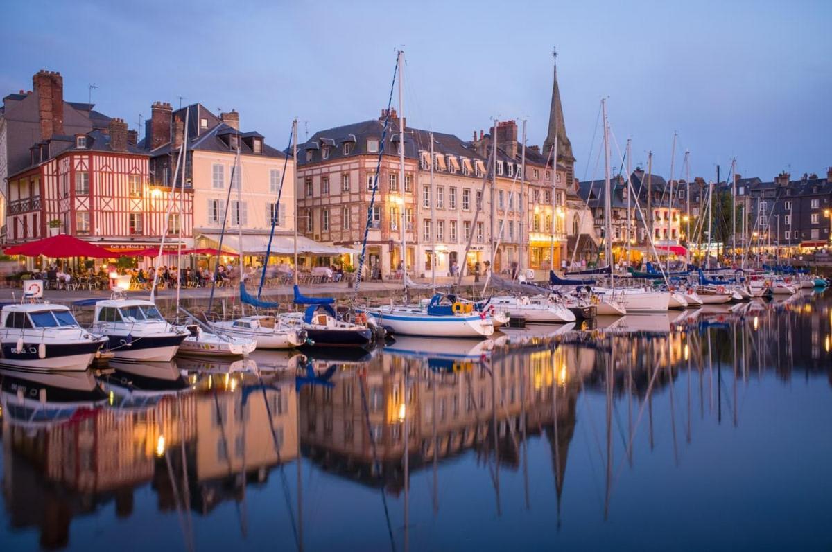 Modern Townhouse In With Secure Parking Hébergement de vacances Honfleur
